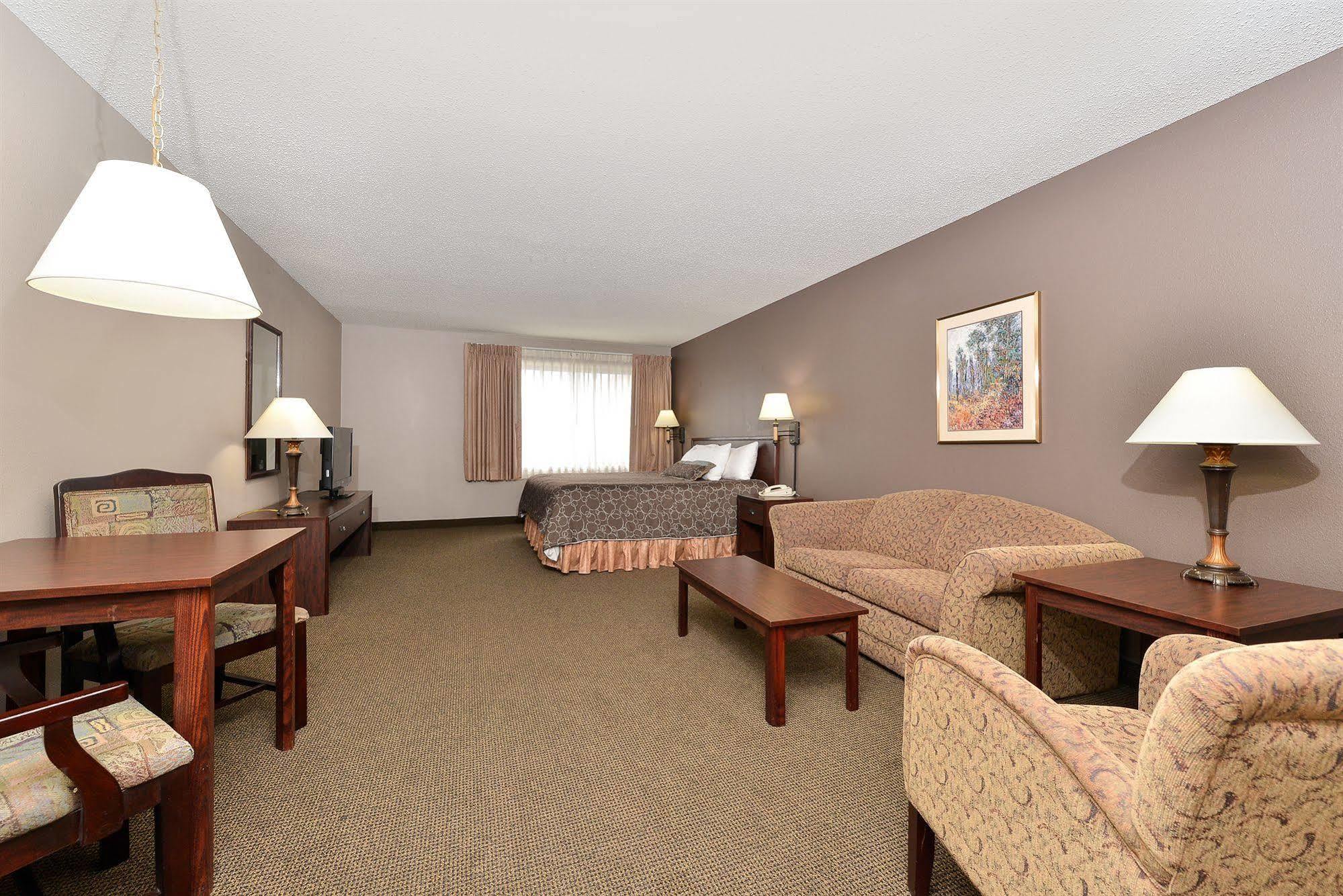 Kelly Inn 13Th Avenue Fargo Eksteriør bilde